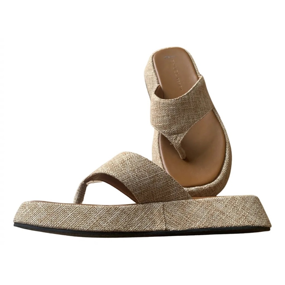 Source Unknown Tan Sandals